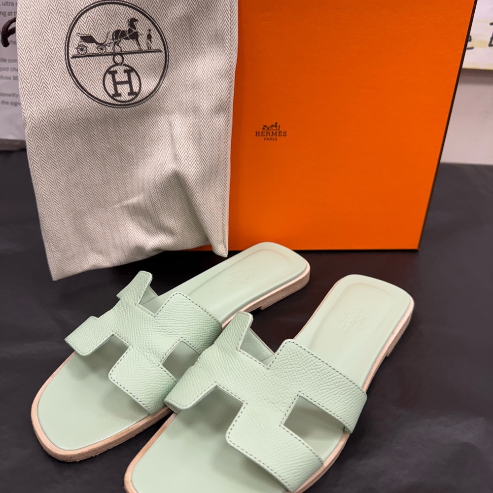 Hermès Mint Green Sandals